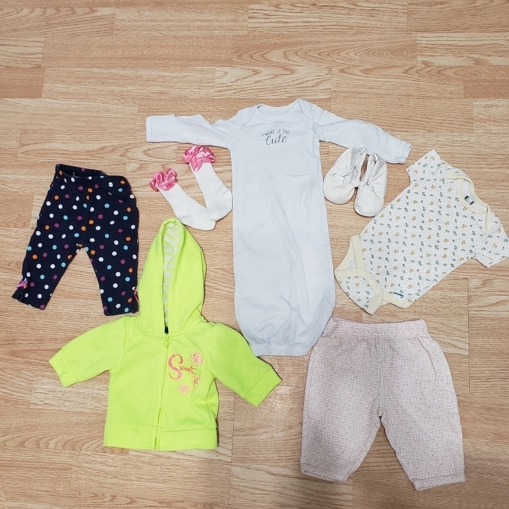 Baby girls 0-3 month clothing bundle of 7